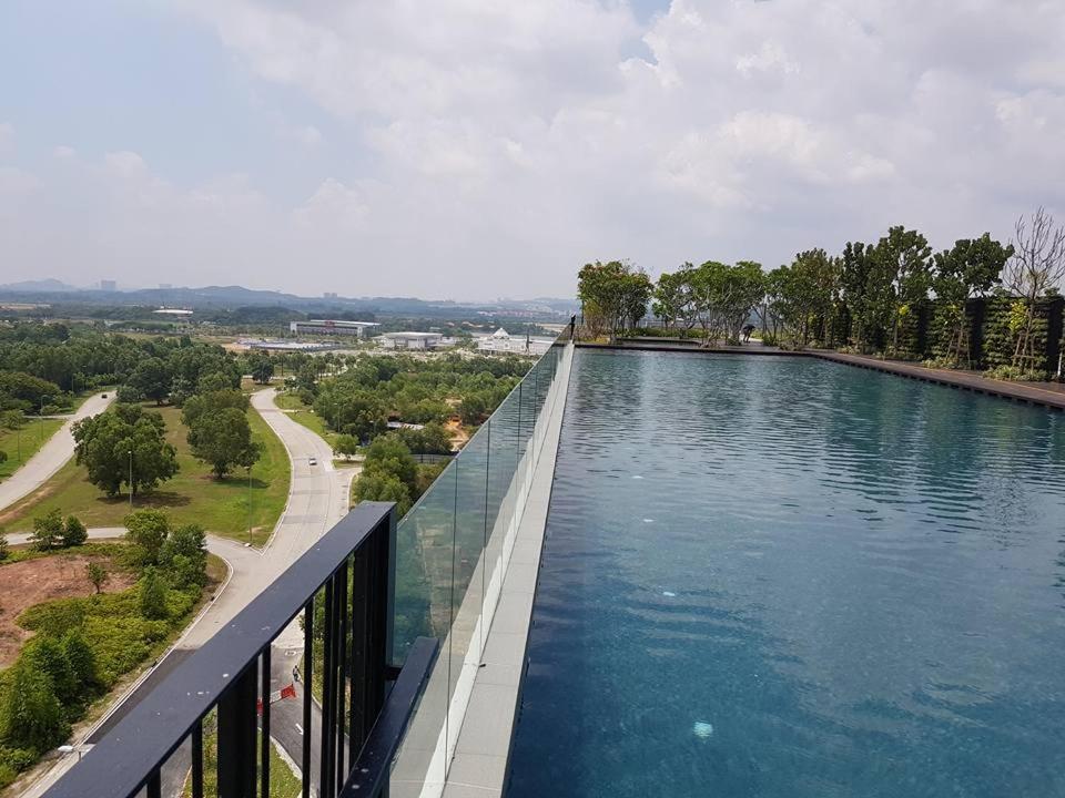 Mycozysoho With Excellent Swimming Pool View Apartamento Cyberjaya Exterior foto